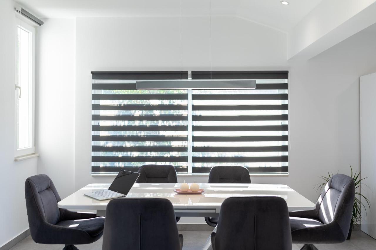 The Plaza Apartment Prizba Luaran gambar